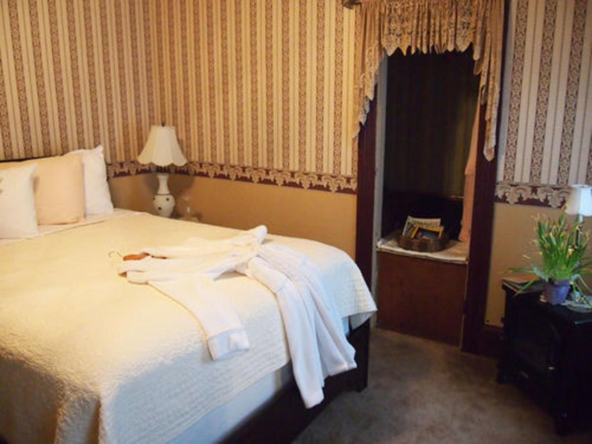 The Maid'S Quarters Bed And Breakfast Pottsville Exterior photo
