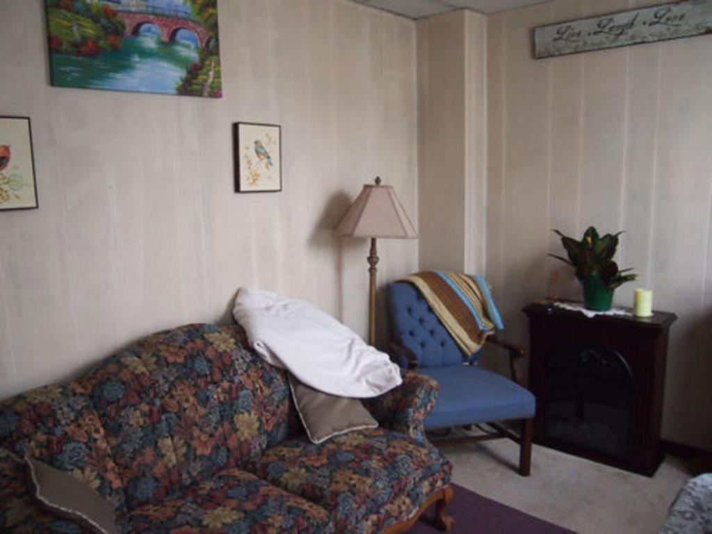 The Maid'S Quarters Bed And Breakfast Pottsville Exterior photo